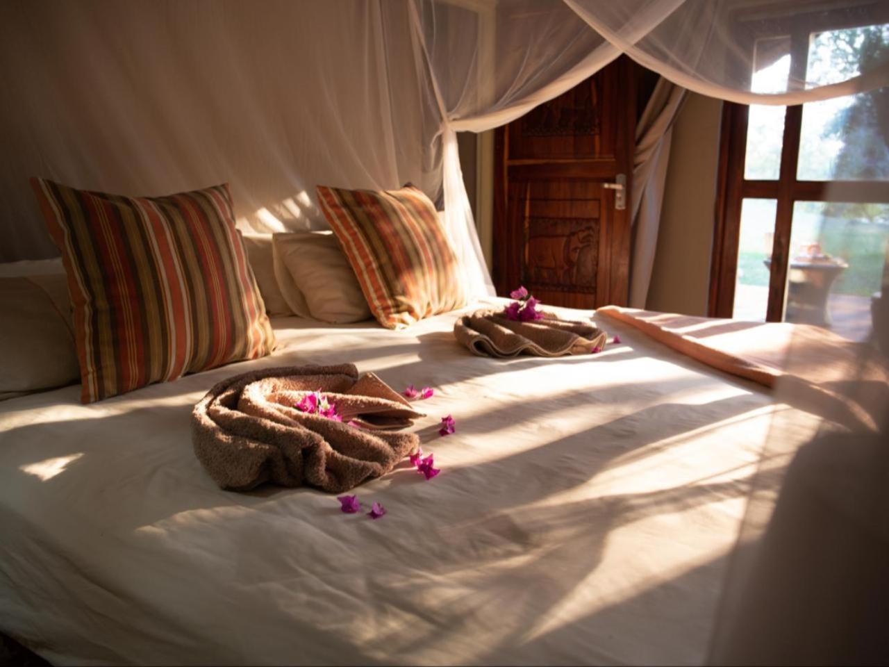 Kayova River Lodge Ndiyona ภายนอก รูปภาพ